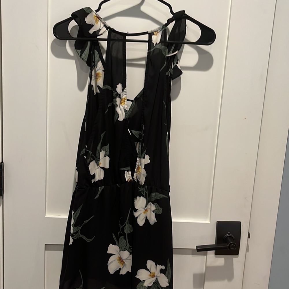 Sadie & Sage romper size small - Picture 2 of 2
